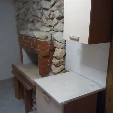 Orli Hnizdo Rab Town